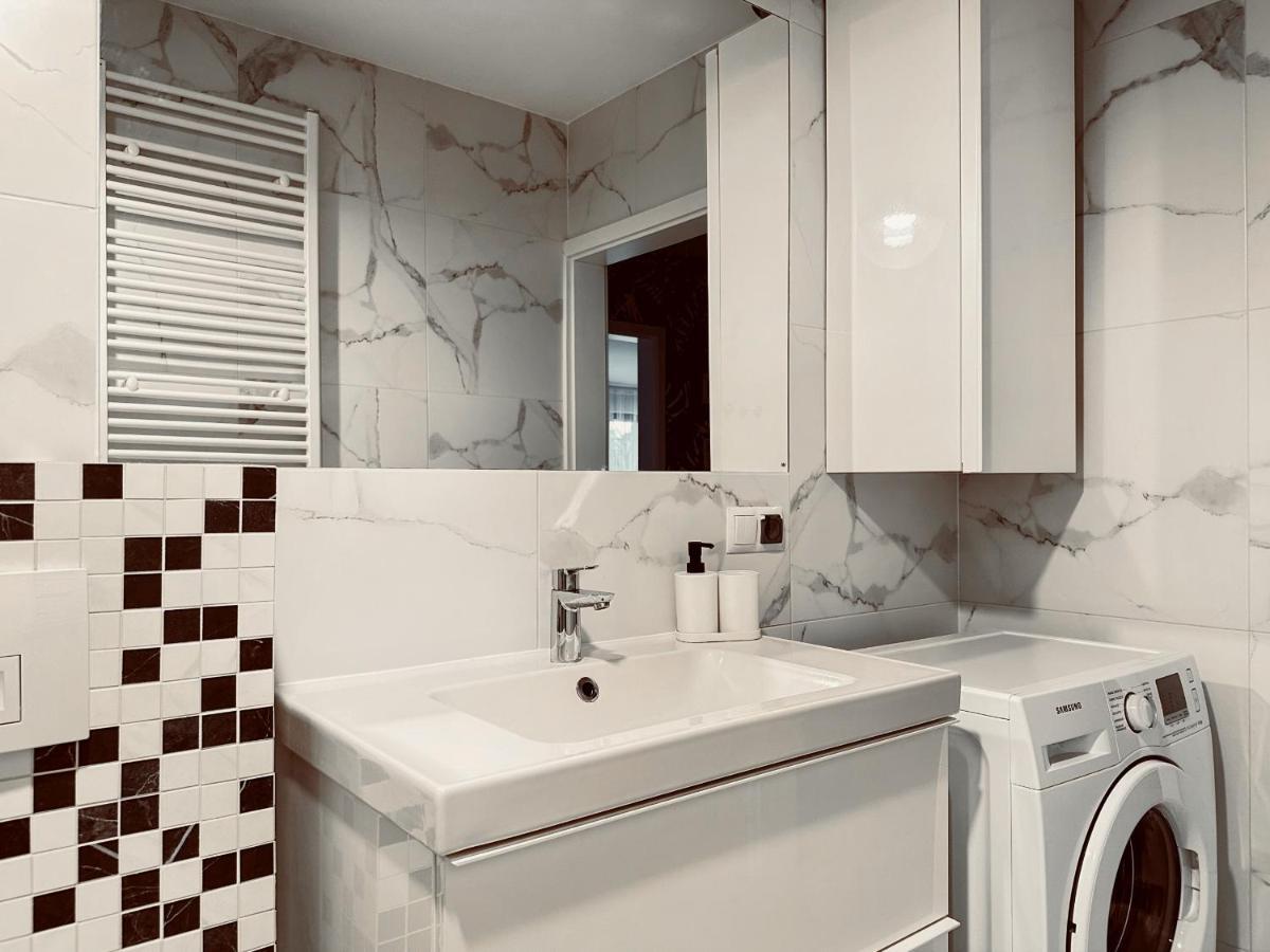 Cozy Apartment In Old Chocolate Factory Краков Экстерьер фото